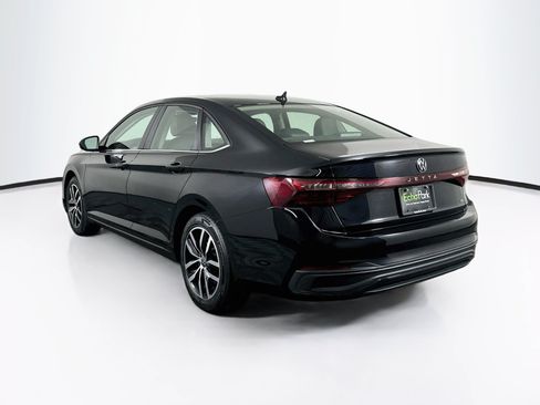 Used 2025 Volkswagen Jetta SE FWD image 5