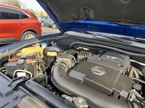 Used 2013 Nissan Frontier SV AWD/4WD image 11