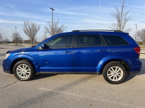 Used 2015 Dodge Journey SXT w/ Flexible Seating Group image 2