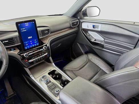 Used 2023 Ford Explorer Platinum w/ Technology Package AWD/4WD image 29