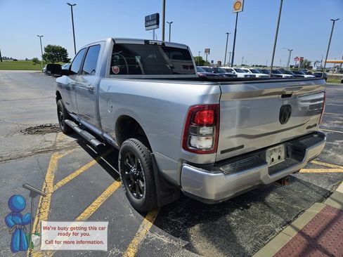 Used 2021 RAM 2500 Big Horn w/ Night Edition AWD/4WD image 3