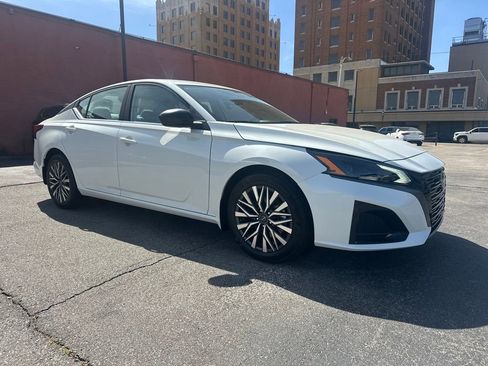 New 2026 Nissan Altima 2.5 SV image 8