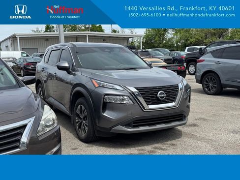 Used 2023 Nissan Rogue SV image 1