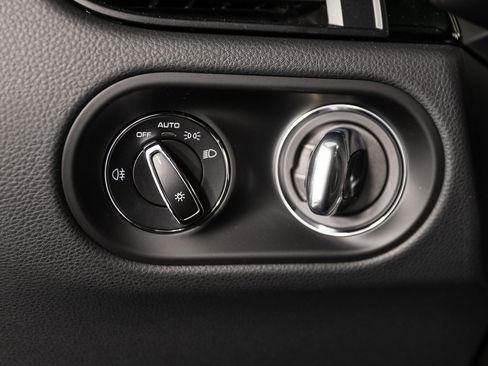 Certified 2025 Porsche Macan image 26