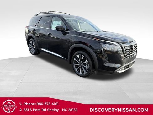 New 2026 Nissan Pathfinder Platinum image 5