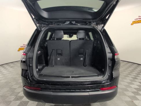 Used 2023 Jeep Grand Cherokee L Altitude image 5