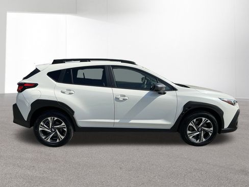 Used 2024 Subaru Crosstrek 2.0i Premium AWD/4WD image 3