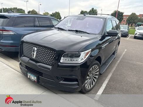 Used 2019 Lincoln Navigator Reserve AWD/4WD image 4