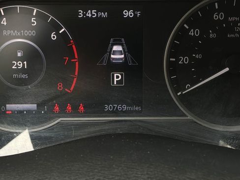 Used 2025 Nissan Versa SV FWD image 34