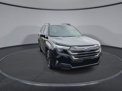 Used 2026 Subaru Forester Premium AWD/4WD image 3