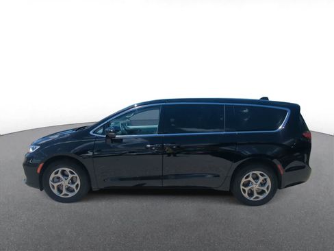 Used 2024 Chrysler Pacifica Limited w/ Trailer Tow Group AWD/4WD image 5