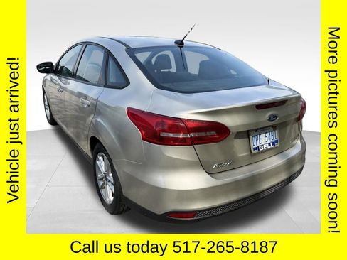 Used 2017 Ford Focus SE FWD image 3
