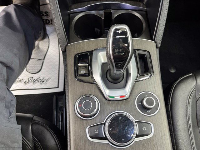 Used 2022 Alfa Romeo Stelvio Ti AWD/4WD image 30