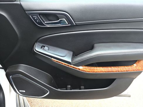 Used 2018 Chevrolet Suburban Premier image 24