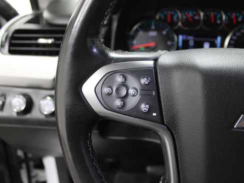Used 2018 Chevrolet Suburban Premier image 11