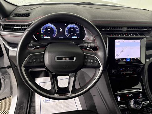 Used 2022 Jeep Grand Cherokee Trailhawk w/ Luxury Tech Group III image 12