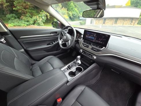 Used 2025 Nissan Altima 2.5 SL FWD image 26