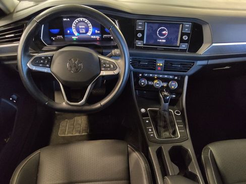 Used 2024 Volkswagen Jetta SE image 22