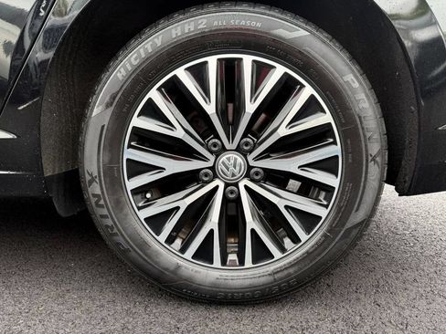 Used 2020 Volkswagen Jetta SE FWD image 4