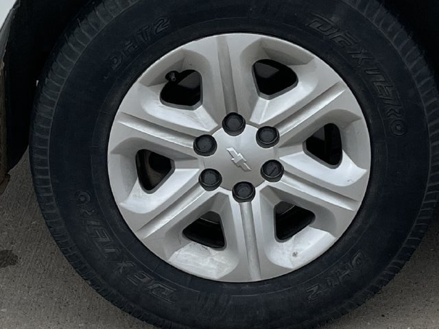 Used 2010 Chevrolet Traverse LS FWD image 9