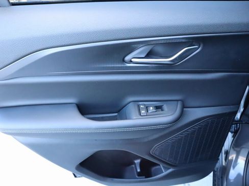 New 2025 Jeep Grand Cherokee Altitude image 17