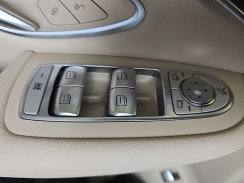 Used 2021 Mercedes-Benz GLC 300 4MATIC image 28