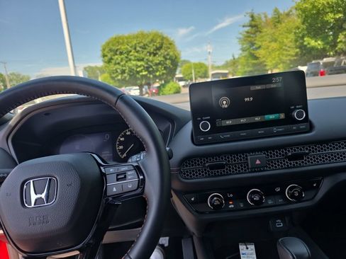 Certified 2025 Honda HR-V Sport image 20