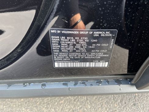 New 2025 Volkswagen ID.4 Pro S image 30