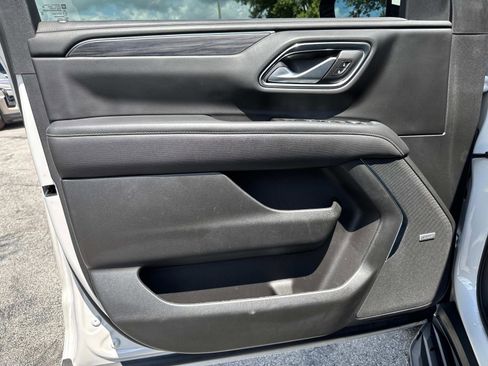 Used 2022 GMC Yukon SLT w/ SLT Premium Package image 19