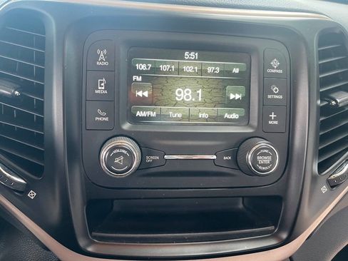 Used 2014 Jeep Cherokee Sport AWD/4WD image 16