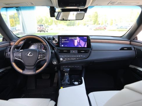 Certified 2025 Lexus ES 350 Ultra Luxury w/ Accessory Package (Z1) FWD image 17