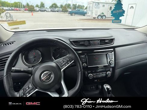 Used 2020 Nissan Rogue SV FWD image 8