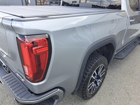 Used 2025 GMC Sierra 1500 AT4 w/ AT4 Premium Package AWD/4WD image 19