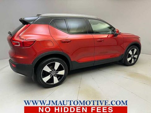 Used 2019 Volvo XC40 T5 Momentum image 5