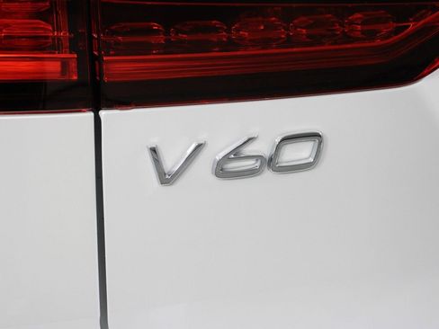 New 2026 Volvo V60 B5 Cross Country Plus w/ Climate Package AWD/4WD image 16