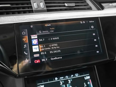 Used 2024 Audi Q8 e-tron Premium Plus w/ Premium Plus Package AWD/4WD image 18