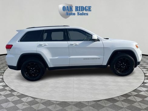 Used 2016 Jeep Grand Cherokee Laredo w/ Quick Order Package 23E image 4