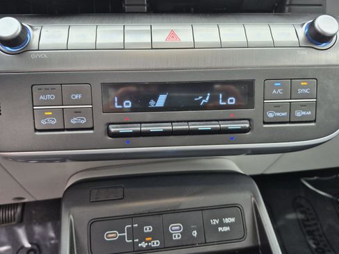 Certified 2024 Hyundai Kona Limited AWD/4WD image 28