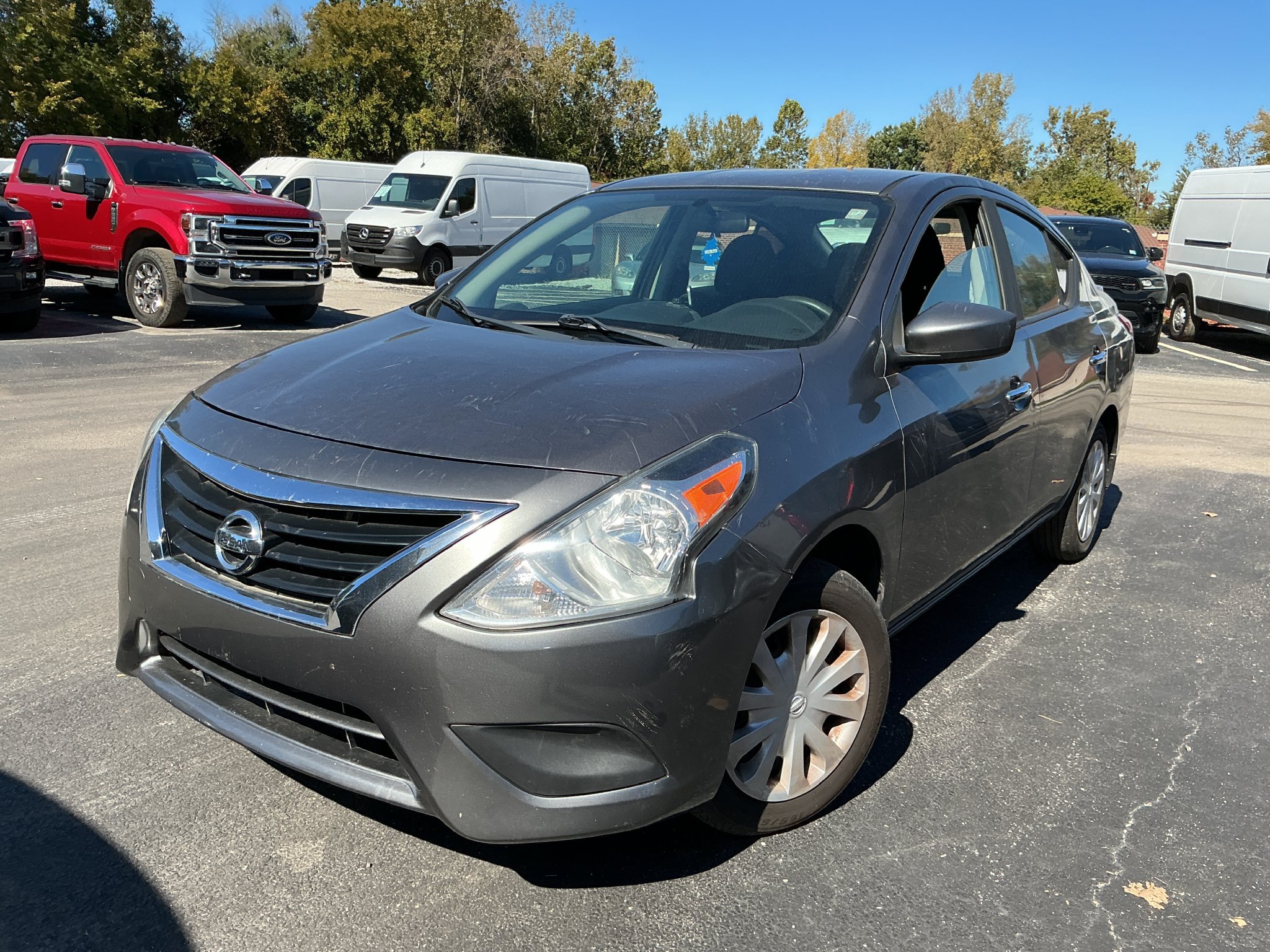Used 2018 Nissan Versa SV FWD image 2