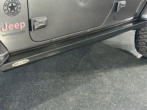 Used 2018 Jeep Wrangler Unlimited Rubicon image 8