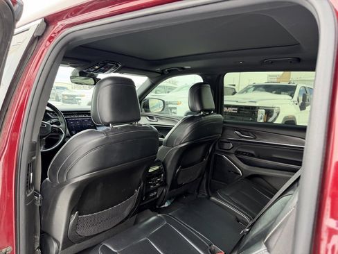 Used 2022 Jeep Grand Cherokee L Overland w/ MOPAR Finishing Package image 9