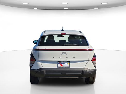 New 2026 Hyundai Kona SE image 10