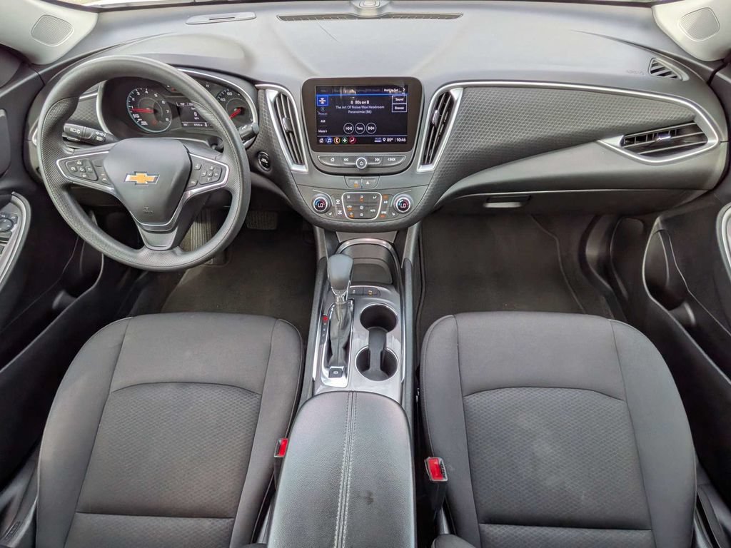 Used 2025 Chevrolet Malibu LT FWD image 14