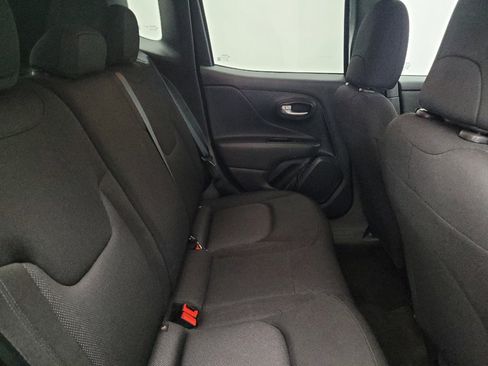 Used 2023 Jeep Renegade Latitude AWD/4WD image 19