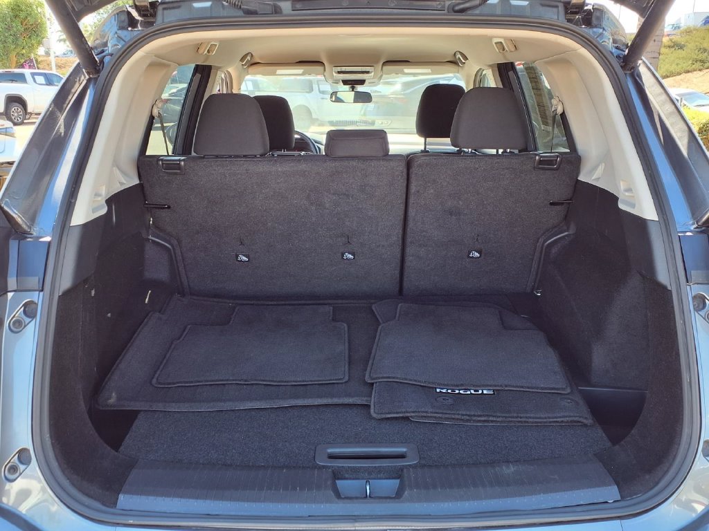 Certified 2025 Nissan Rogue SV FWD image 7