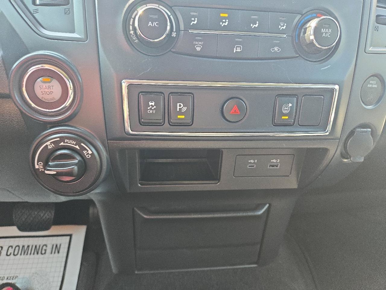Used 2024 Nissan Titan SV AWD/4WD image 17