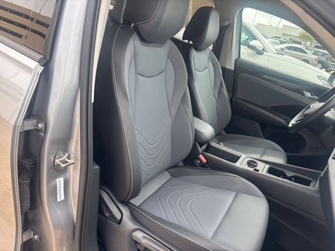 Used 2026 Volkswagen Tiguan SE AWD/4WD image 37