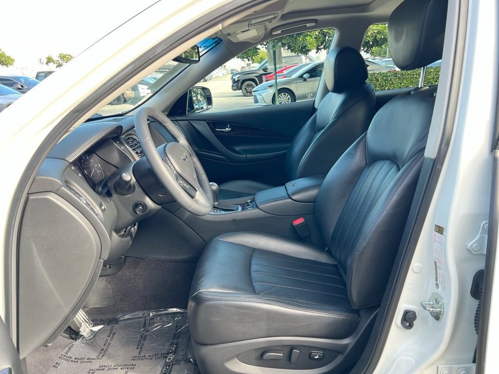 Used 2017 INFINITI QX50 2WD w/ Technology Package image 12