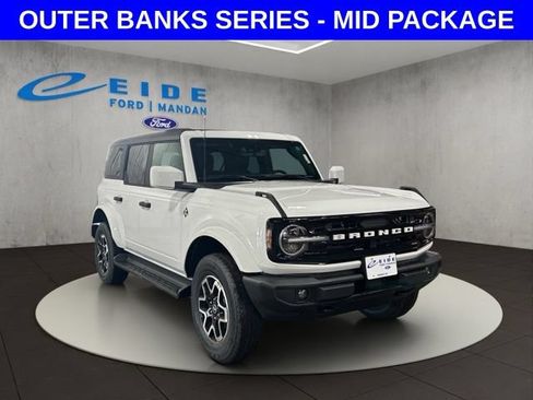 New 2026 Ford Bronco Outer Banks AWD/4WD image 1