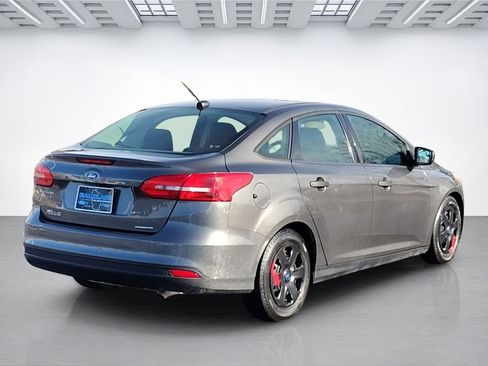 Used 2015 Ford Focus S image 3